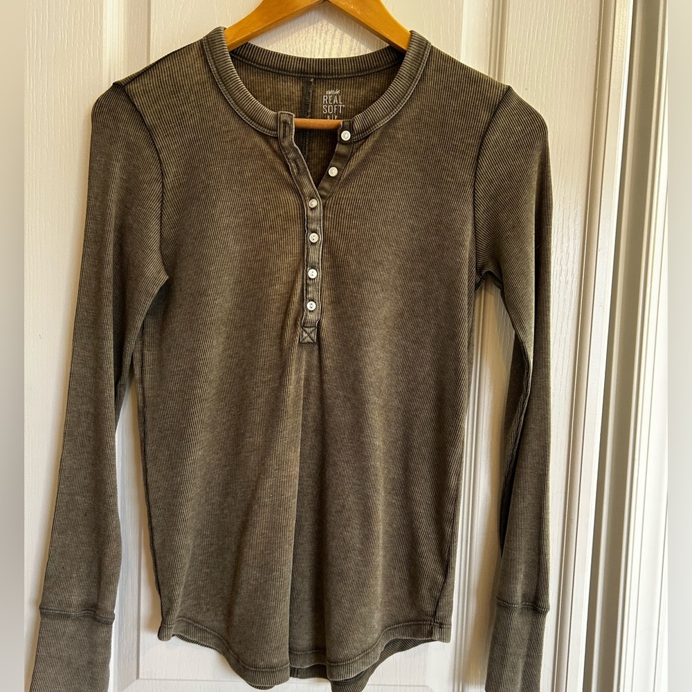 Real Soft olive drab green long sleeve shirt Size small #casual
